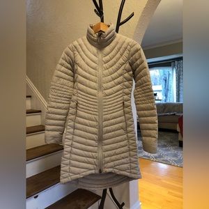 Mountain Hard Wear Off-White Down Winter Jacket. Size XS.